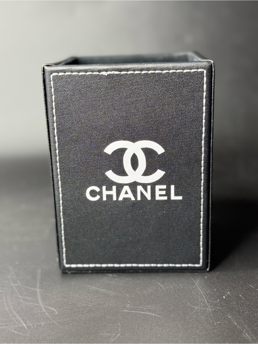 CHANEL Logo Makeup Brush Leather Holder - Picture 3 of 6